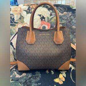 Michael Kors Mercer Gallery Small Center Zip Satchel